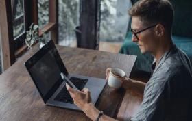 Jak wybrać MacBooka? Praktyczny poradnik zakupowy